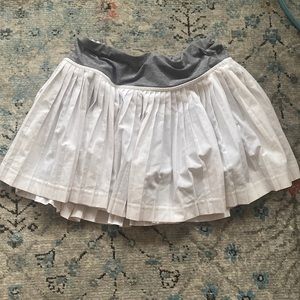 Pleat to the street skirt
